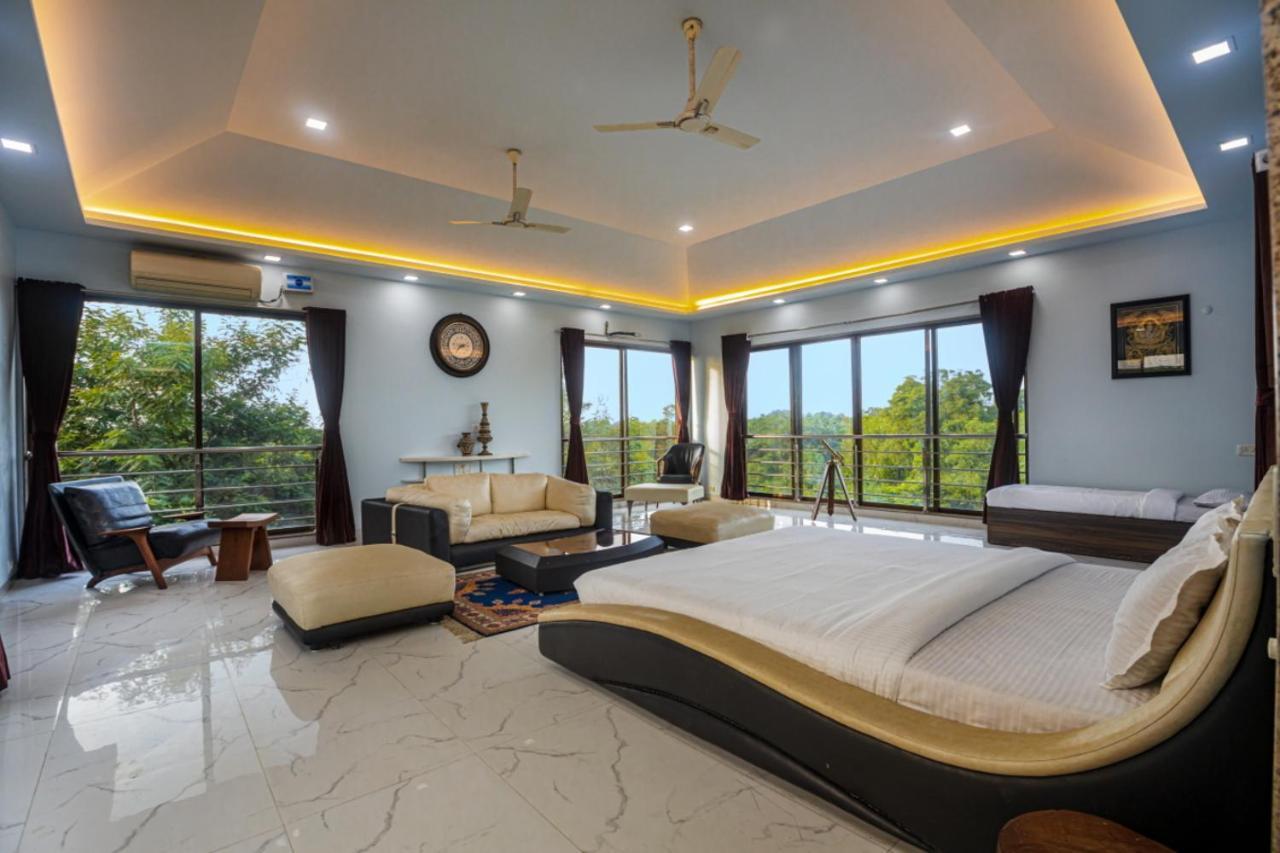Saffronstays Aura, Alibaug - Luxury Pool Villa With A Game Room And Spacious Lawn Alībāg Exterior foto